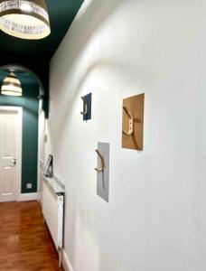 Gorgeous spacious 2 BR home 10 mins to city