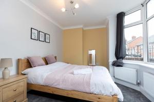 Modern 2 BR perfect for family friends and workers