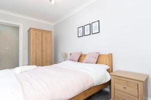 Modern 2 BR perfect for family friends and workers