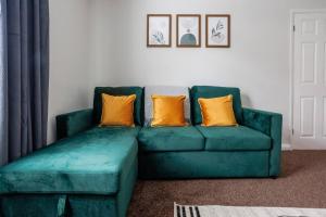 Enjoy a spacious 4 BR perfect big groups