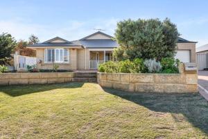 Beachside Family Friendly Escape at Casa Del Caravel