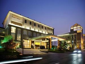 Royal Tulip Hotel Zhujiajiao Shanghai - Resort, Shanghai
