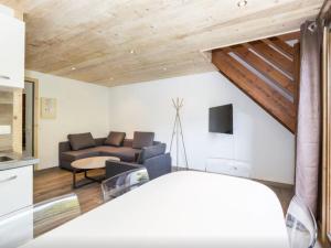  Duplex 303 avec Balcon - Vue sur Montagne room in Résidence Hôtel Rent - Megève Centre