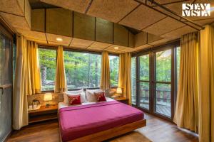 StayVista at Maple Farms with Pool, BBQ & Bonfire