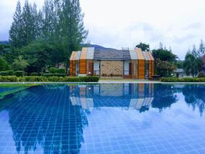 Tanaosri & Creekside Resort