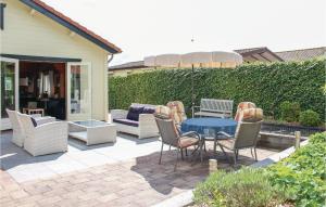 3 Bedroom Cozy Home In Sint-Annaland