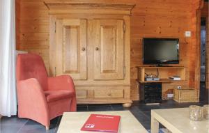 3 Bedroom Cozy Home In Sint-Annaland