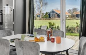 Lovely Home In Stubbekøbing With Wifi