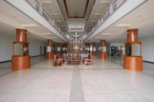 OYO 75394 Sakthong Grand Hotel