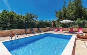 3 Bedroom Stunning Apartment In Liznjan