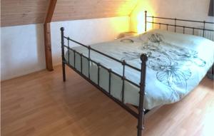 Gorgeous Home In Oostmahorn With Wifi