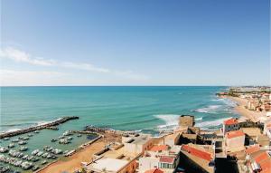 Stunning Apartment In Punta Braccetto Rg