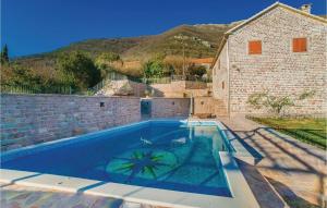 3 Bedroom Beautiful Home In Tivat