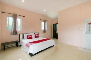 OYO 949 Sansuk Resort Paknampran