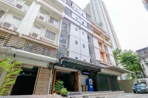 OYO 935 The Palm Apartment