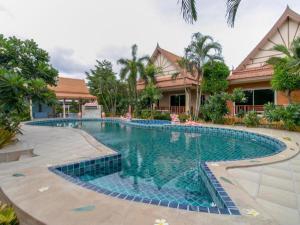 CAPITAL O961 Baan Dow Chompoo Resort