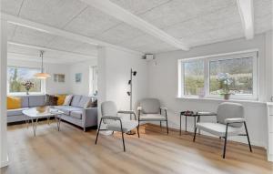 Cozy Home In Skjern With Wifi