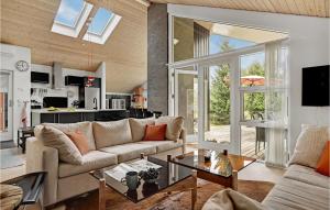 Amazing Home In Ebeltoft With Wifi