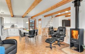 4 Bedroom Amazing Home In Fårvang