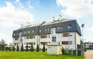 Gorgeous Apartment In Nowe Warpno - Karszno