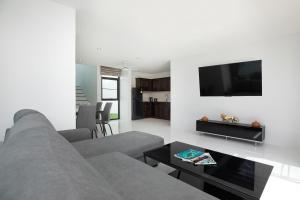 King Size Sea View Villa with Plunge Pool Sleeps 6