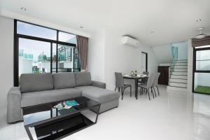 King Size Sea View Villa with Plunge Pool Sleeps 6