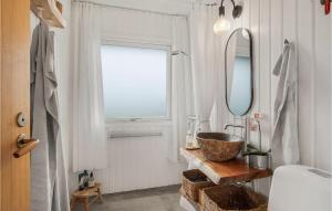 3 Bedroom Awesome Home In Kalundborg