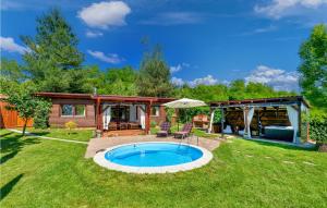 Amazing Home In Lopatinec With Jacuzzi