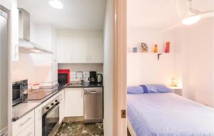 Stunning Apartment In Torrevieja