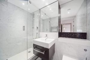 Modern 2-Bedroom Flat near London Bridge