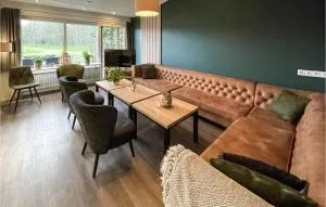 Awesome Home In Zuidwolde With Sauna - 泽伊德沃尔德