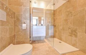 Maisons de vacances Stunning Home In L Adrets De L'esterel : photos des chambres