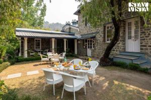 StayVista at House of Hive - Garden, BBQ and Heater