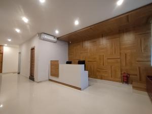 Zing Rooms by GuestHouse Suites