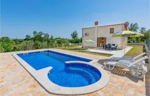 Beautiful Home In Zminj With Kitchen - Križanici