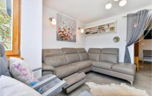 3 Bedroom Beautiful Home In Piscanovec 