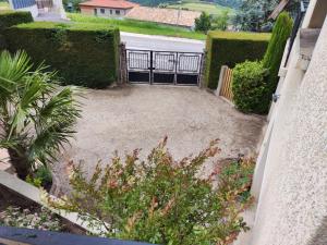 Maisons de vacances Gite Saint Barthelemy le Plain - Village : photos des chambres