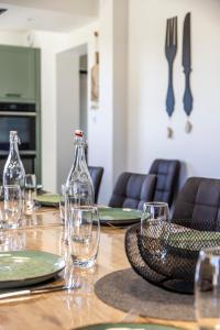Maisons de vacances Lenesthan - Superbe gite tout confort et spa : photos des chambres