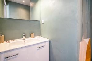 Maisons de vacances Lenesthan - Superbe gite tout confort et spa : photos des chambres