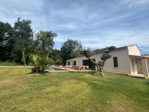 Maison neuve avec piscine