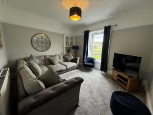 Riverside Retreat - Wilton