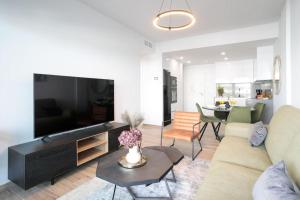 ARENALES terrace refugee new apartment with pool and gym