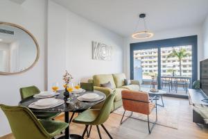 ARENALES terrace refugee new apartment with pool and gym