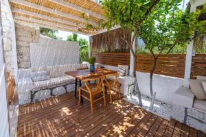 Hatica by Fora Alaçatı