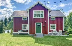 Three-Bedroom Holiday Home In Vimmerby - Odensvi