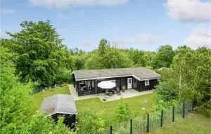 3 Bedroom Cozy Home In Knebel - Ørby