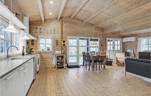 3 Bedroom Cozy Home In Knebel