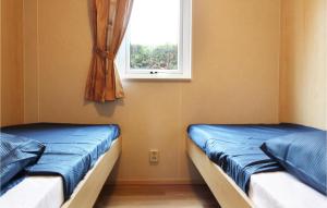 Stunning Home In Tzummarum With Kitchen