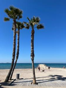 Sanary, Studio vue mer, à deux pas des plages et du centre ville