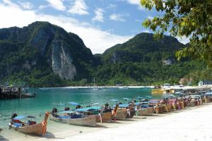 Phuttachot Resort